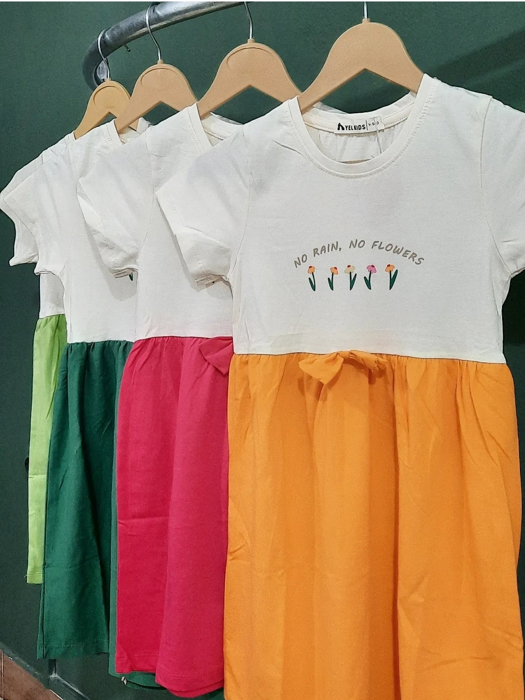 پیراهن دخترانه طرح هانا کد ۱۵۱۳ برند yel kids