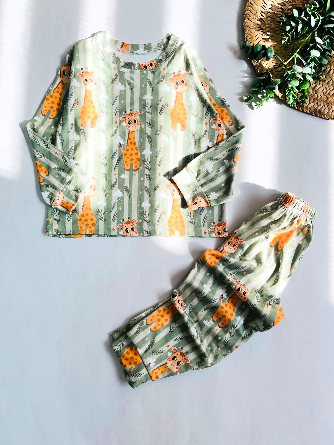 ست بلوز و شلوار دخترانه طرح زرافه کد ۱۱۶۱ برند sed